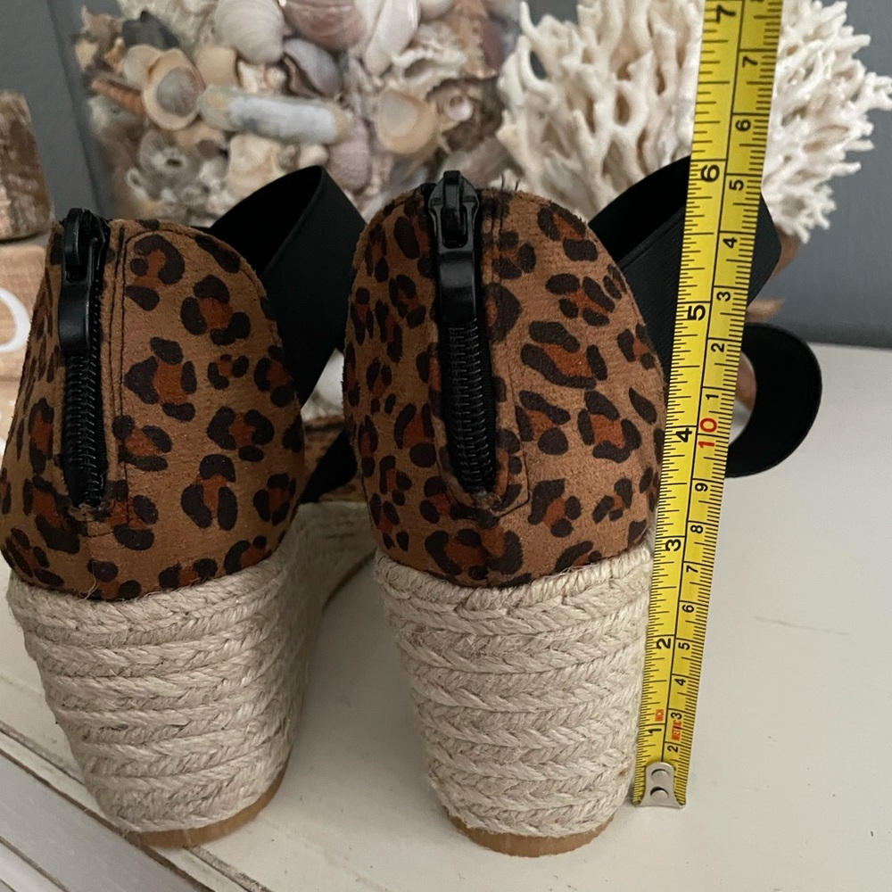 Leopard wedge sandals - Picture 4 of 6